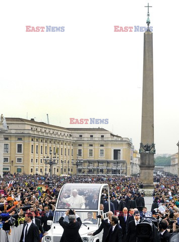 Papież Franciszek - audiencja generalna na placu świętego Piotra