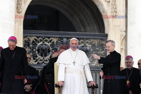 Papież Franciszek - audiencja generalna na placu świętego Piotra