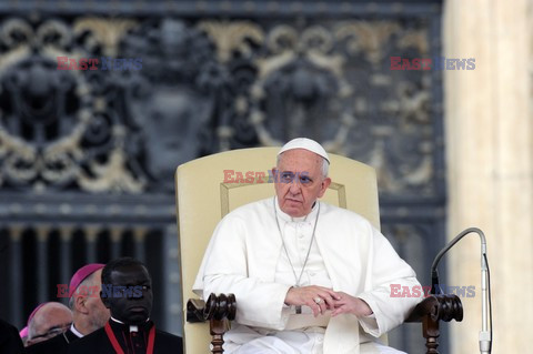 Papież Franciszek - audiencja generalna na placu świętego Piotra