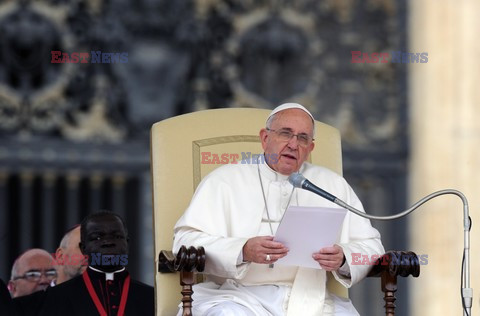 Papież Franciszek - audiencja generalna na placu świętego Piotra