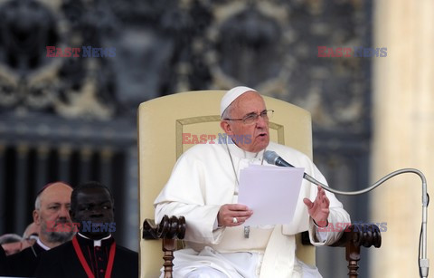 Papież Franciszek - audiencja generalna na placu świętego Piotra