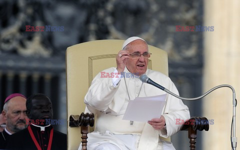 Papież Franciszek - audiencja generalna na placu świętego Piotra