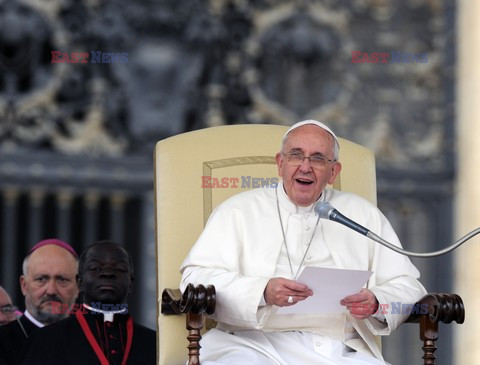 Papież Franciszek - audiencja generalna na placu świętego Piotra