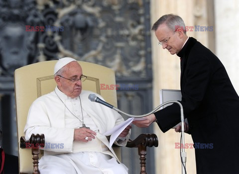 Papież Franciszek - audiencja generalna na placu świętego Piotra