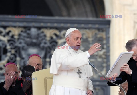 Papież Franciszek - audiencja generalna na placu świętego Piotra