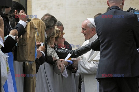 Papież Franciszek - audiencja generalna na placu świętego Piotra