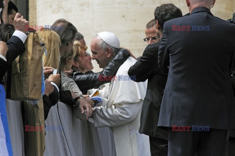 Papież Franciszek - audiencja generalna na placu świętego Piotra