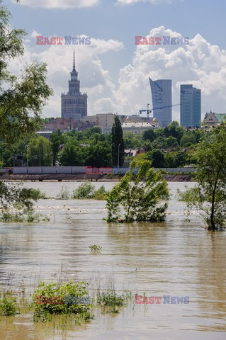 Wisła przekroczyła stan alarmowy w Warszawie