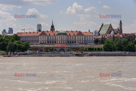 Wisła przekroczyła stan alarmowy w Warszawie