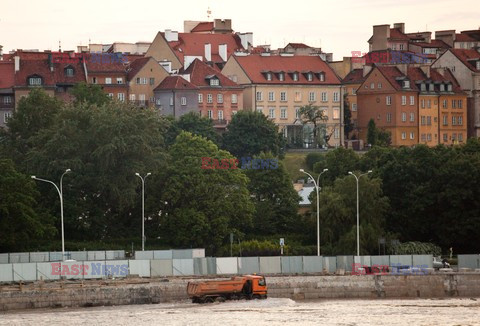 Wisła przekroczyła stan alarmowy w Warszawie