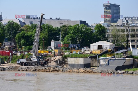 Wisła przekroczyła stan alarmowy w Warszawie