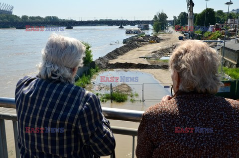 Wisła przekroczyła stan alarmowy w Warszawie