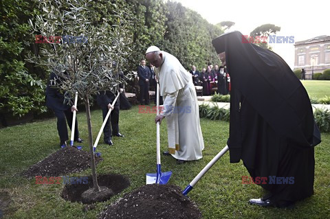 Spotkanie papieża Franciszka z Szimonem Peresem i Mahmudem Abbasem