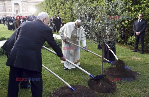 Spotkanie papieża Franciszka z Szimonem Peresem i Mahmudem Abbasem