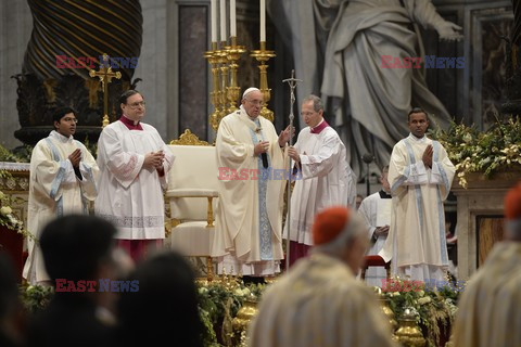 Papież Franciszek odprawia mszę w Nowy Rok