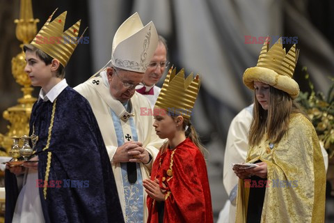 Papież Franciszek odprawia mszę w Nowy Rok