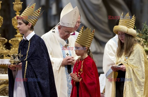 Papież Franciszek odprawia mszę w Nowy Rok