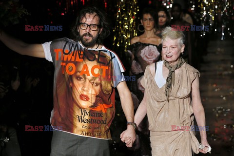 Vivienne Westwood całuje się z mężem