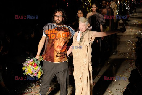 Vivienne Westwood całuje się z mężem