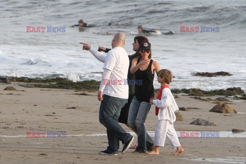 Victoria Beckham z rodziną na plaży