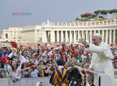 Papież Franciszek wsród wiernych