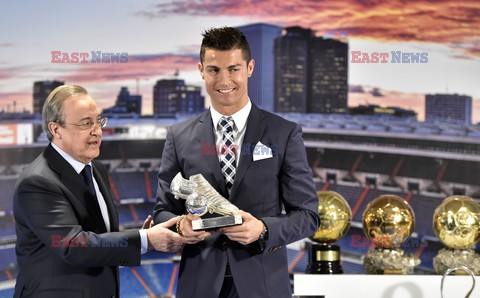 Cristiano Ronaldo z trofeum najlepszego strzelca Realu Madryt