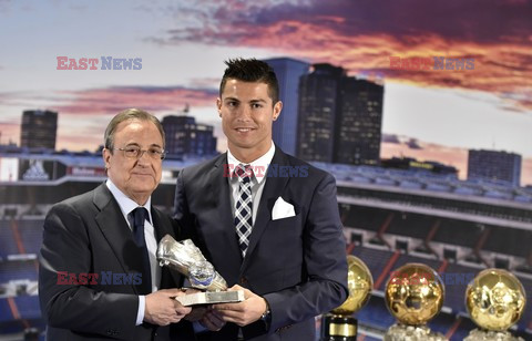 Cristiano Ronaldo z trofeum najlepszego strzelca Realu Madryt