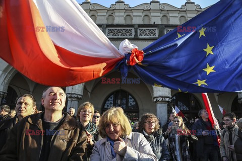 Manifestacja KOD w Krakowie