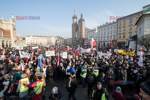 Manifestacje KOD