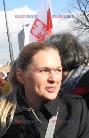 Demonstracja KOD w obronie Lecha Wałęsy w Warszawie