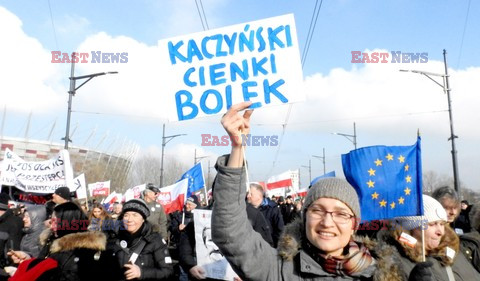 Demonstracja KOD w obronie Lecha Wałęsy w Warszawie