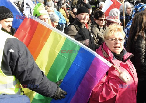 Demonstracja KOD w obronie Lecha Wałęsy w Warszawie