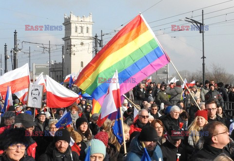 Demonstracja KOD w obronie Lecha Wałęsy w Warszawie