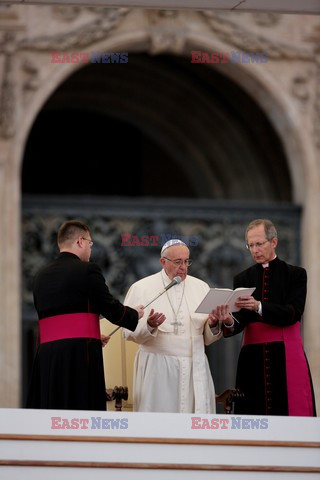 Czuwanie modlitewne z papieżem Franciszkiem w wigilię Niedzieli Bożego Milosierdzia