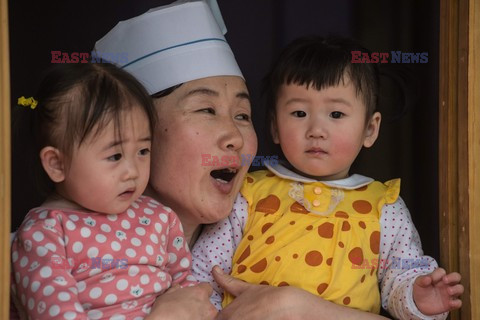 Fabryka jedwabiu w Pyongyang - AFP