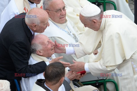 Papież Franciszek celebruje mszę Jubileuszowego roku Miłosierdzia