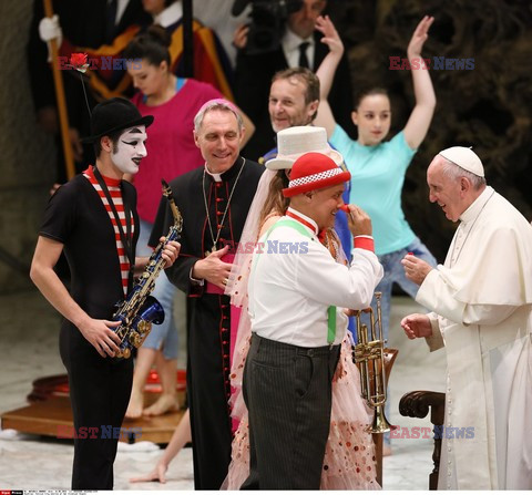 Papież Franciszek z tygrysem. Cyrkowcy u papieża