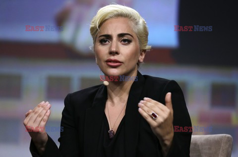 Lady Gaga na spotkaniu z Dalajlamą