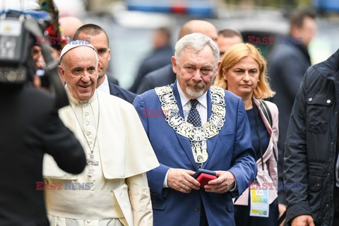 ŚDM 2016 - Papiez podróżuje tramwajem - Przekazanie kluczy do bram Krakowa