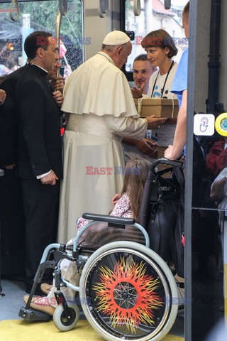 ŚDM 2016 - Papiez podróżuje tramwajem - Przekazanie kluczy do bram Krakowa