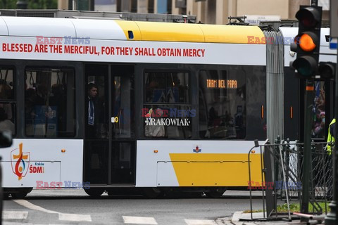 ŚDM 2016 - Papiez podróżuje tramwajem - Przekazanie kluczy do bram Krakowa