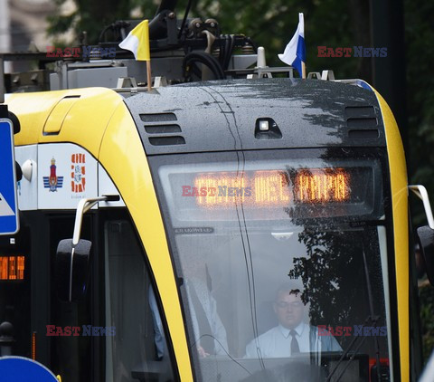 ŚDM 2016 - Papiez podróżuje tramwajem - Przekazanie kluczy do bram Krakowa