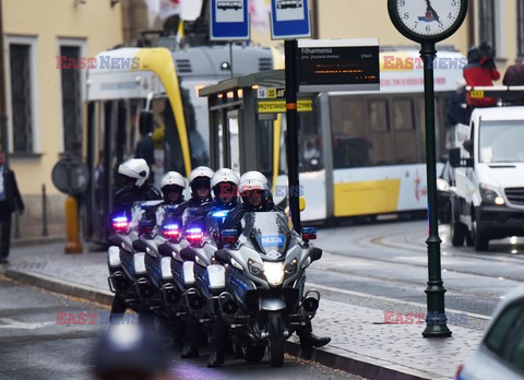 ŚDM 2016 - Papiez podróżuje tramwajem - Przekazanie kluczy do bram Krakowa