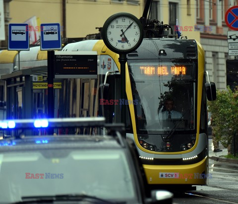 ŚDM 2016 - Papiez podróżuje tramwajem - Przekazanie kluczy do bram Krakowa