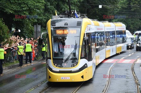 ŚDM 2016 - Papiez podróżuje tramwajem - Przekazanie kluczy do bram Krakowa