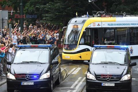 ŚDM 2016 - Papiez podróżuje tramwajem - Przekazanie kluczy do bram Krakowa