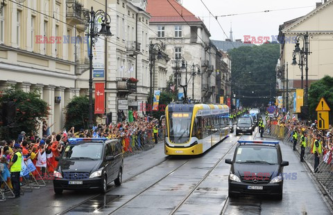 ŚDM 2016 - Papiez podróżuje tramwajem - Przekazanie kluczy do bram Krakowa