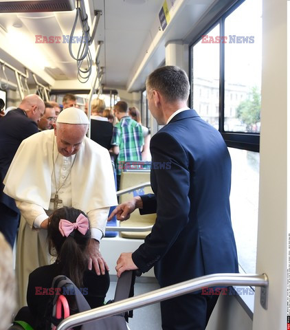 ŚDM 2016 - Papiez podróżuje tramwajem - Przekazanie kluczy do bram Krakowa