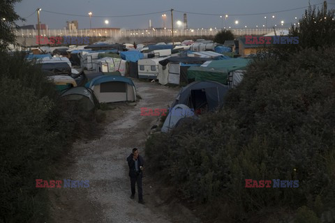 Obóz The Jungle w Calais - NYT