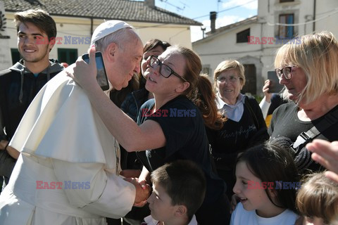 Spontaniczna wizyta Papieża Franciszka w Amatrice i Accumoli